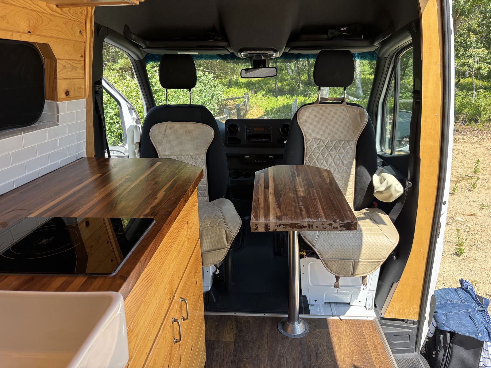 Off Grid - Low Mileage Tiny Home on Wheels!